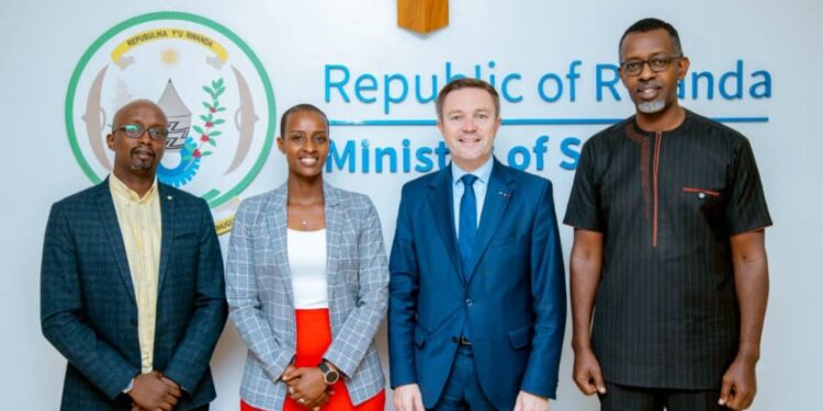 Perezida w’Ishyirahamwe ry’umukino  w’amagare ku isi ari mu Rwanda