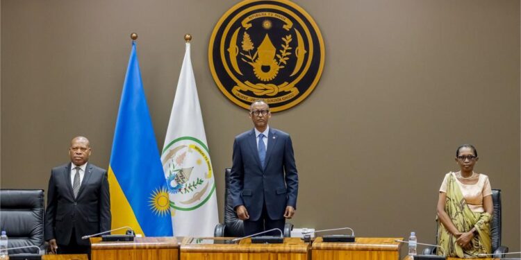 Perezida Kagame yamaganye ubwicanyi bukorerwa abacitse ku icumu.