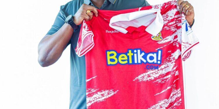 Umutoza Ndayiragije Étienne yabonye akazi muri Kenya