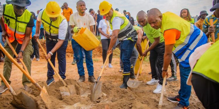 East African Court Joins Kigali’s Umuganda for Land and Infrastructure Development
