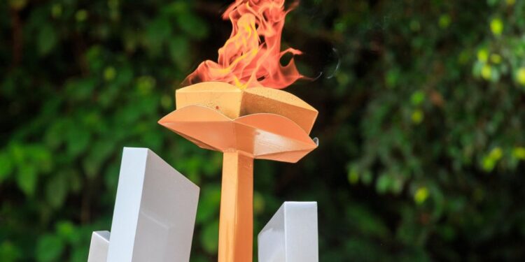 Perezida Paul Kagame na Madamu Jeannette Kagame batangije ibikorwa byo Kwibuka ku nshuro ya 31 Jenoside yakorewe Abatutsi mu 1994