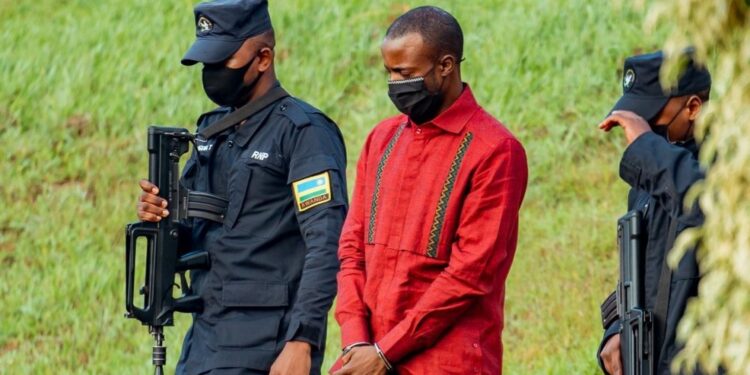 Moses Moshions yemereye urukiko ko anywa urumogi asaba kuvuzwa aho gufungwa.