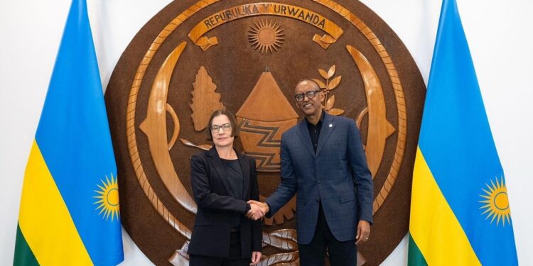 Perezida Kagame yakiriye umuyobozi wa Croix Rouge ku Isi