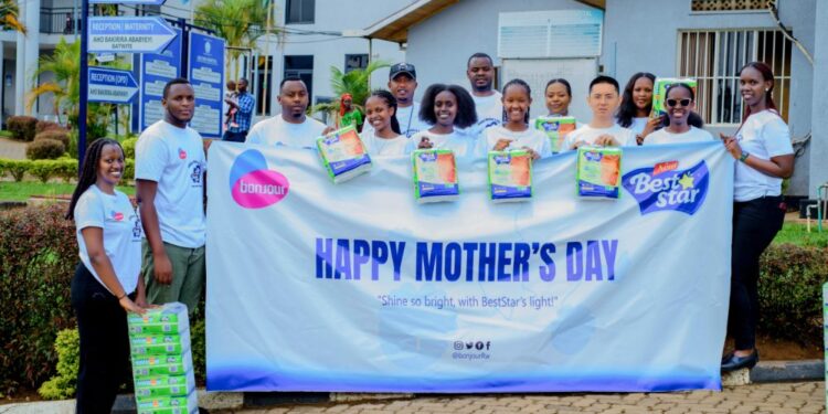 Uruganda Bonjour Hygiene rwageneye ababyeyi impano