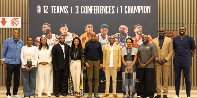 Perezida Kagame yakiriye abashoramari mpuzamahanga muri Basketball