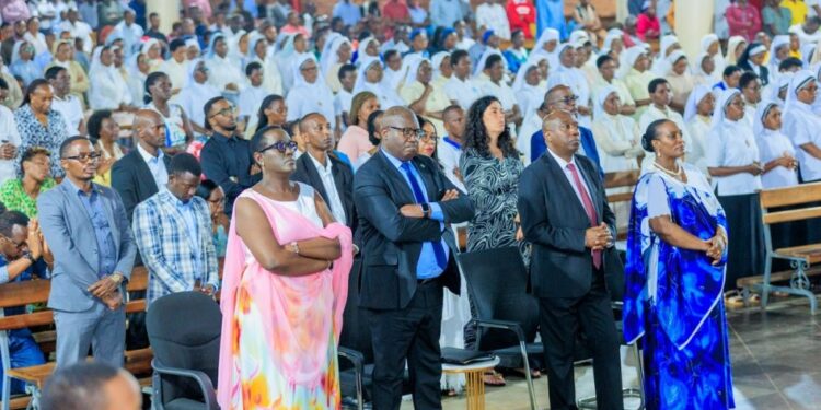 Mu Rwanda hasomwe Misa yo kwishimira itorwa rya Papa mushya.