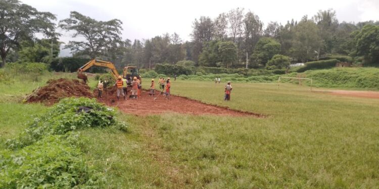 Harateganywa  kubakwa ibibuga birenga 60  : Minisports