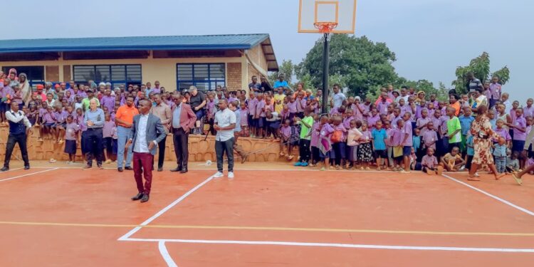 Kayonza: Munyezamu amaze kubakira ishuri yizeho ibikorwa bya miliyoni 30