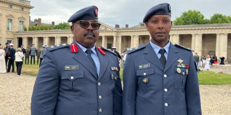 Lt Col Rumori yasoje amasomo mu ishuri rikuru rya Gisirikare mu Bufaransa