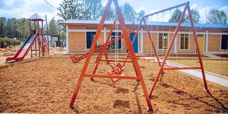 Polisi igiye gushyira amarerero mu bigo byayo