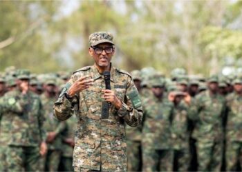 Perezida Kagame yaganirije Abasirikare, Abapolisi n’ Abacungagereza 6000 basoje imyitozo i Gabiro