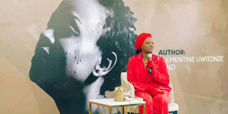 Tonzi yamuritse igitabo gikubiyemo ubuhamya bwe n’ ubutumwa ku baheranwe n’ agahinda