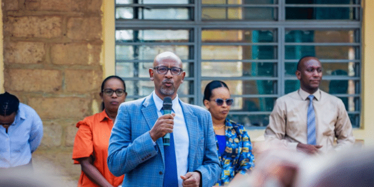 Umwaka w’amashuri  watangiye, Minisitiri w’Uburezi asaba ababyeyi gukurikirana imyigire y’abana