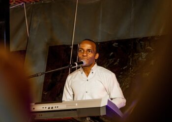 Alex Dusabe yakusanyije miliyoni 14 Frw mu mu ijoro ryo kumvisha album ye nshya