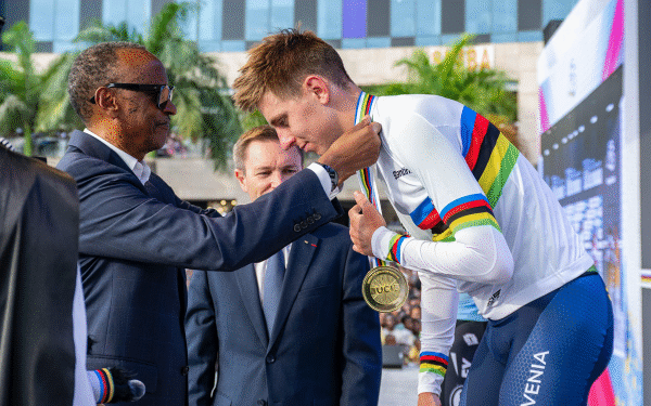 Perezida Kagame yitabiriye isozwa rya Shampiyona y’ Isi y’ amagare yegukanywe na Pogacãr ku ncuro ya kabiri