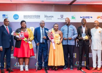 Antoine Mugesera yahawe igihembo cy’umwanditsi mwiza