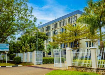 MINEDUC yatangiye guhugura abarimu 38,000 mu Cyongereza