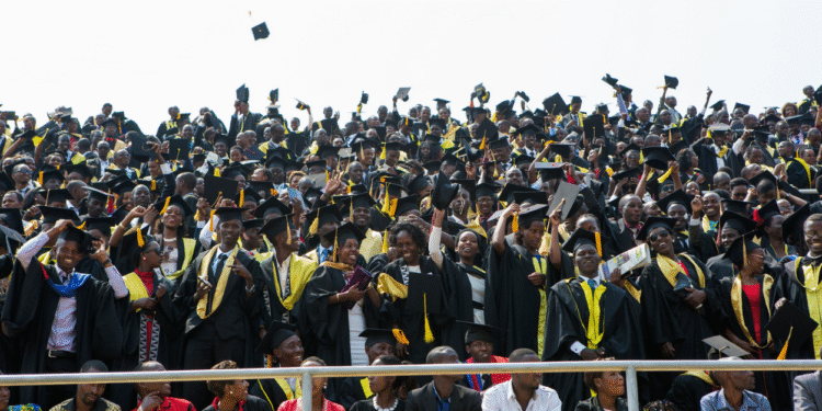 Leta igiye guha abanyeshuri 16,768 inguzanyo nshya za Kaminuza
