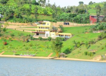 Dutemberane i Rutsiro: Ahamaze kuzura hoteli 20 ku nkombe za Kivu