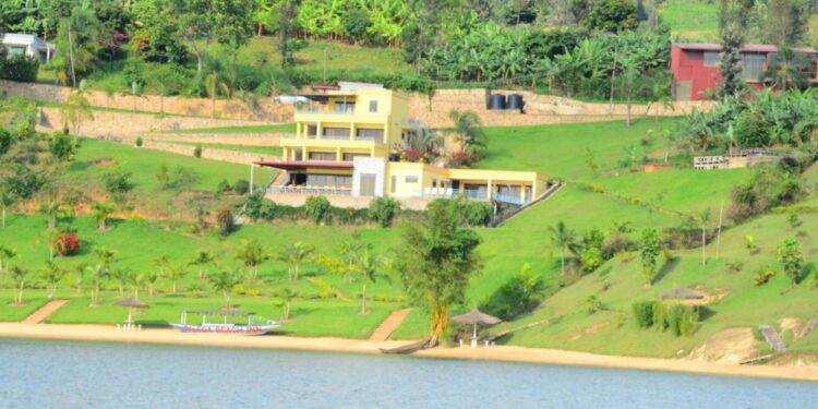 Dutemberane i Rutsiro: Ahamaze kuzura hoteli 20 ku nkombe za Kivu