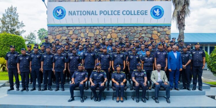 Abagera kuri 47 bo mu nzego z’ umutekano basoje amasomo y’ amezi atanu