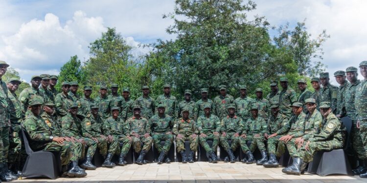 Ingabo z’u Rwanda n’iza Uganda ziiyemeje gukaza umutekano ku mupaka