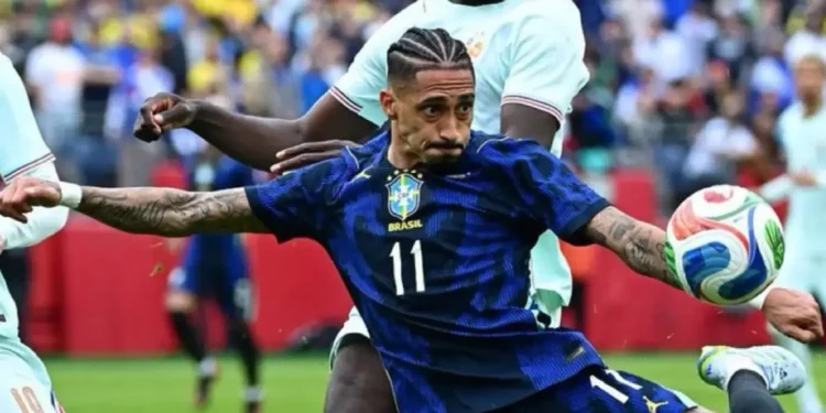 FC Barcelona ihangayikishijwe  n’ubuzima bwa Raphinha