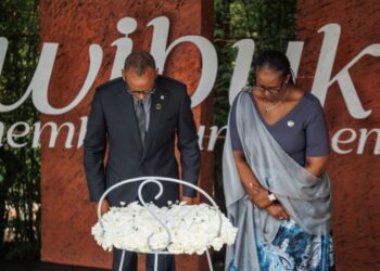 Perezida Kagame na Madamu Jeannette Kagame batangije Kwibuka 32.