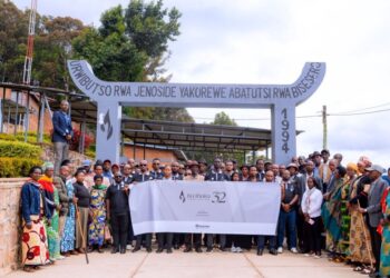 Kwibuka: Abakozi b’Agaciro Development Fund basuye Urwibutso rwa Bisesero