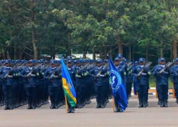 Perezida Kagame yazamuye mu ntera Abapolisi basaga 5000
