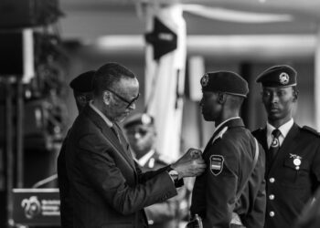 Perezida Kagame yasabye abapolisi bashya kurangwa n’ubunyangamugayo