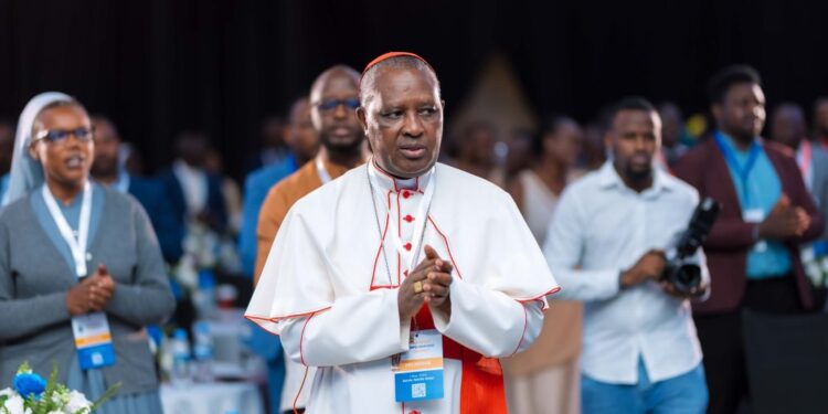Cardinal Kambanda yasabye Kiliziya gukoresha imbuga nkoranyambaga