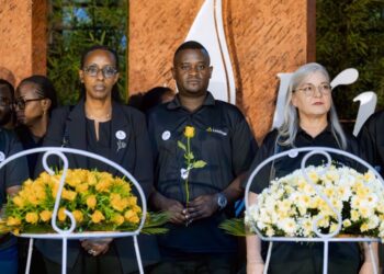 Abayobozi n’abakozi ba Letshego Rwanda bibutse Jenoside yakorewe Abatutsi