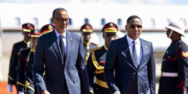 Perezida Kagame yatangiye uruzinduko rw’akazi muri Botswana