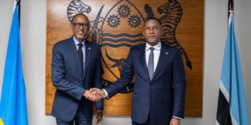 Perezida Kagame yatangiye uruzinduko rw’akazi muri Botswana