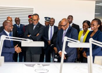 Perezida Kagame yasuye DTC ikigo cya Botswana gishinzwe ubucuruzi bwa diamant