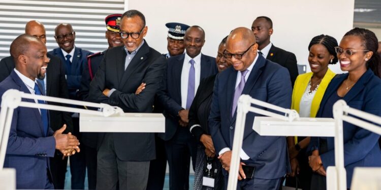 Perezida Kagame yasuye DTC ikigo cya Botswana gishinzwe ubucuruzi bwa diamant