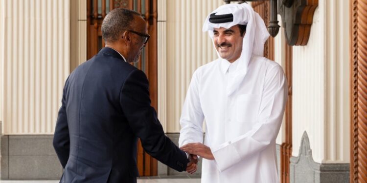 Perezida Paul Kagame yakiriwe na Emir wa Qatar