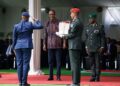 Perezida Kagame yasoje amahurwa ya ba ofisiye bakuru  yaberaga mu Ishuri Rikuru rya Gisirikare