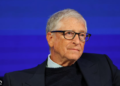 Bill Gates ari mu Rwanda, aho yasuye uruganda rukora inshinge