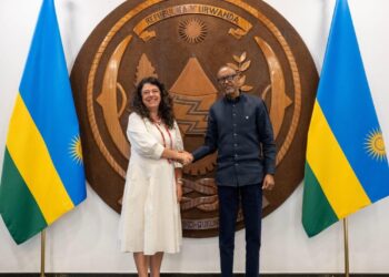 Perezida Kagame yasezeye kuri Ambasaderi wa EU warangije manda ye mu Rwanda