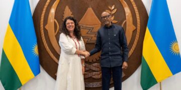 Perezida Kagame yasezeye kuri Ambasaderi wa EU warangije manda ye mu Rwanda