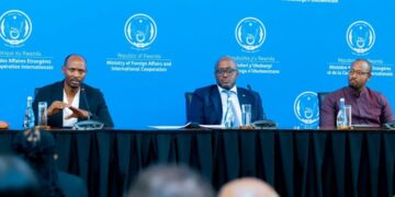 U Rwanda rwasobanuriye abadipolomate ingamba zo guhangana n’inzoga zitemewe
