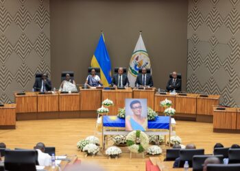 Inteko Ishinga Amategeko yasezeye kuri Senateri Mukabalisa Donatille