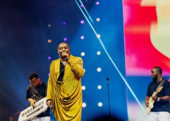 King James yanditse amateka mu gitaramo cy’imyaka 20 amaze mu muziki