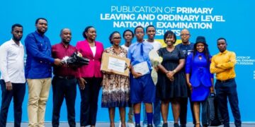 Abanyeshuri batsinze ibizamini bya Leta biyongereye mu mwaka wa 2025/26