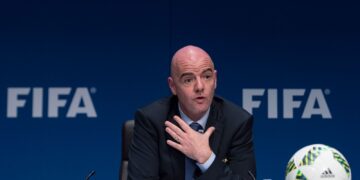 FIFA yemeje ko Infantino aziyamamaza muri 2027